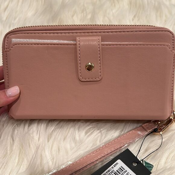 NWT Badgley Mischka Women's Quilted Wallet - Blush with Gold Hardware - Picture 3 of 5